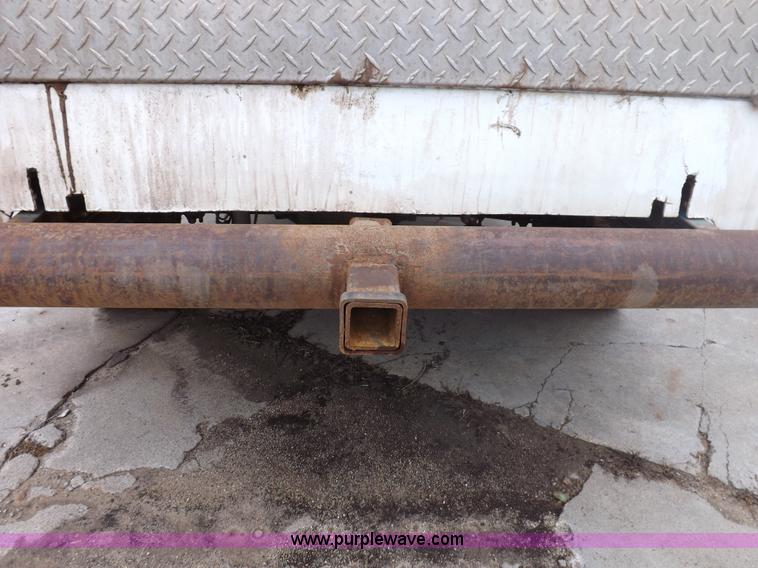 image for item I7657 2006 Chevrolet 2500 HD utility bed truck