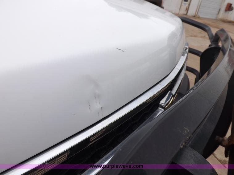 image for item I7657 2006 Chevrolet 2500 HD utility bed truck