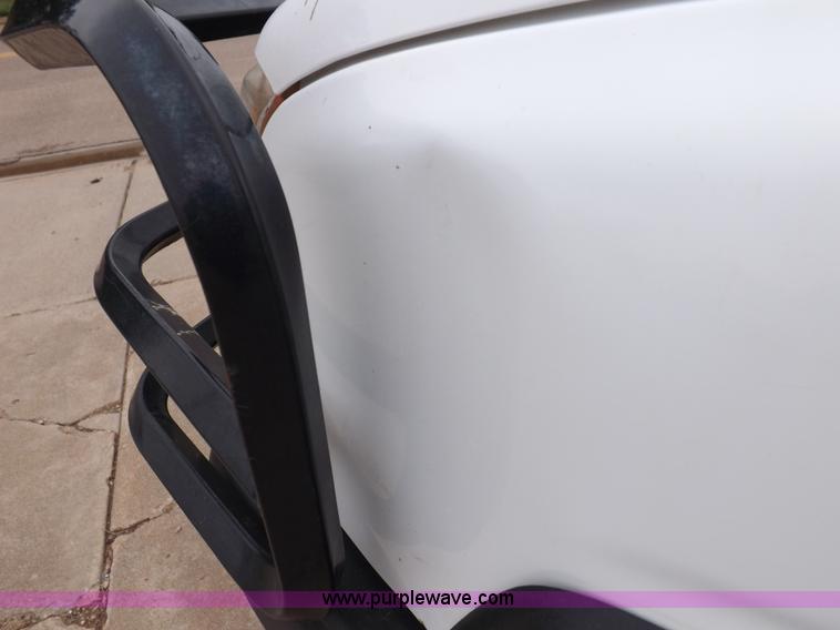 image for item I7657 2006 Chevrolet 2500 HD utility bed truck