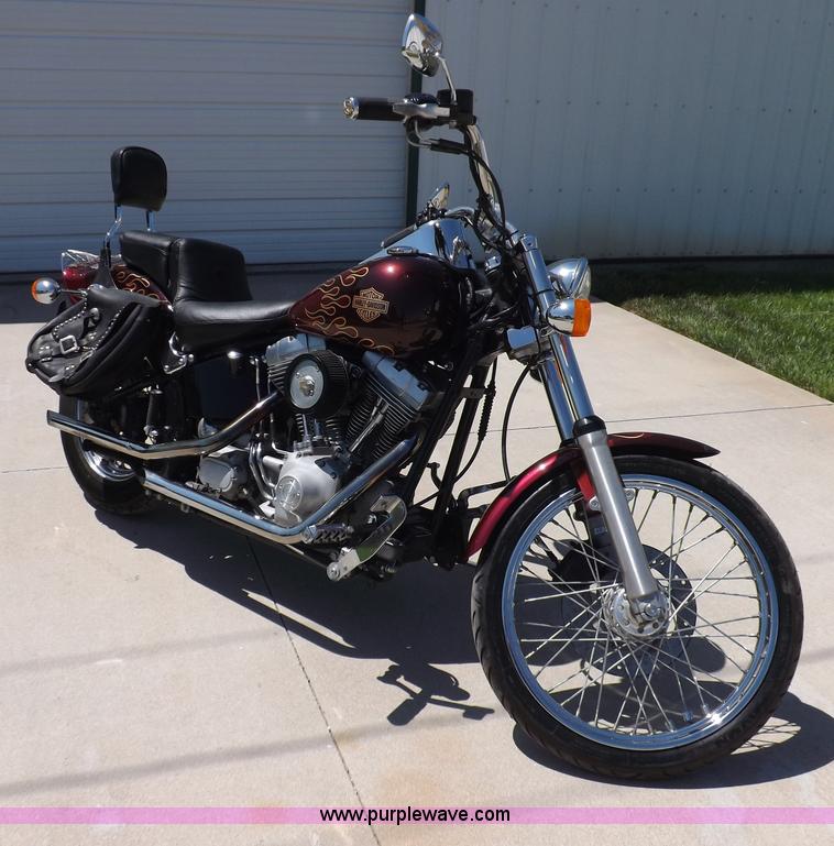 image for item I7663 2001 Harley Davidson FXST Softail motorcycle