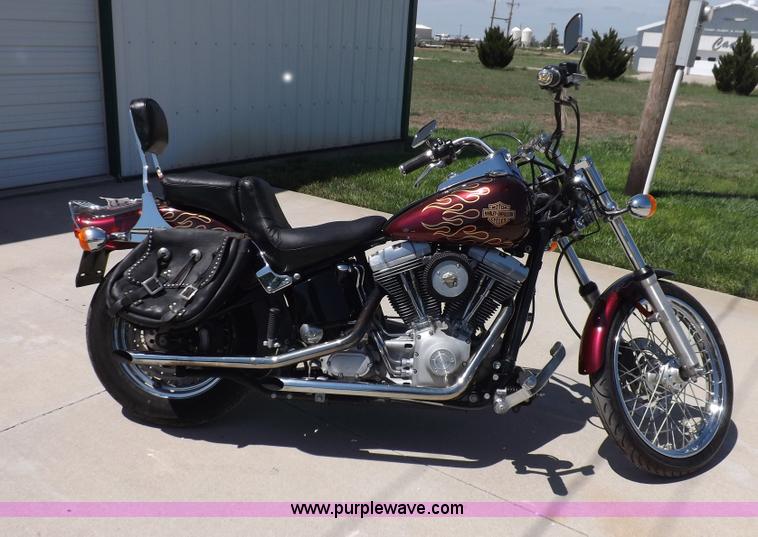 image for item I7663 2001 Harley Davidson FXST Softail motorcycle