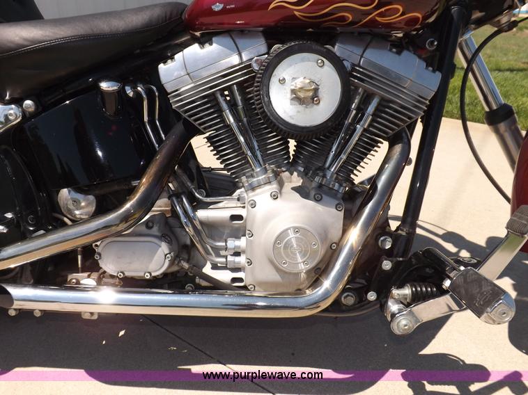 image for item I7663 2001 Harley Davidson FXST Softail motorcycle