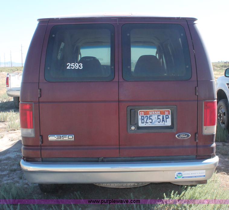 image for item I7806 2006 Ford E350 Super Duty van