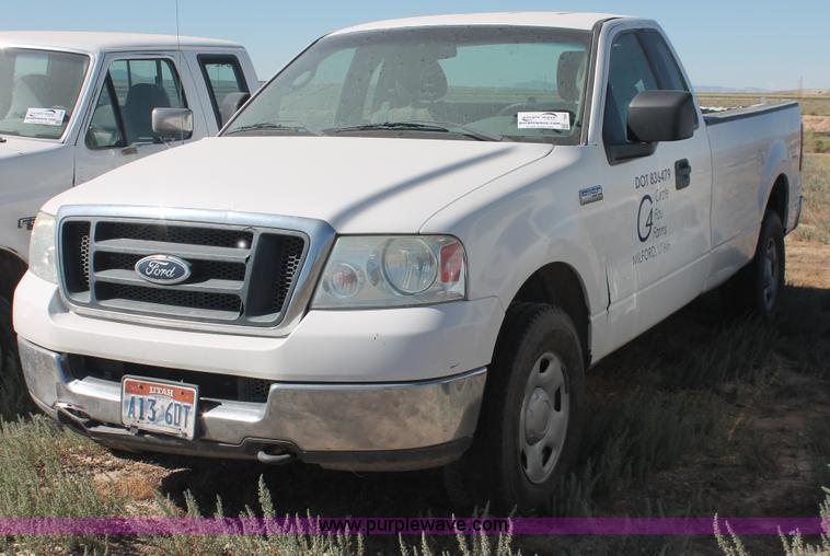 image for item I7808 2004 Ford F150 XL pickup truck