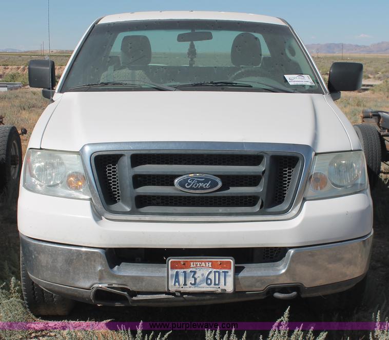 image for item I7808 2004 Ford F150 XL pickup truck