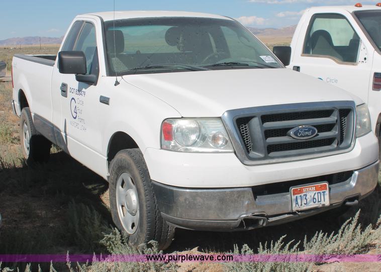image for item I7808 2004 Ford F150 XL pickup truck