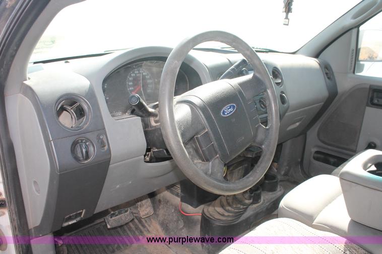 image for item I7808 2004 Ford F150 XL pickup truck