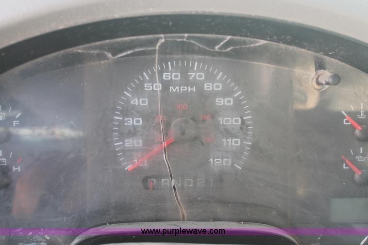 image for item I7808 2004 Ford F150 XL pickup truck