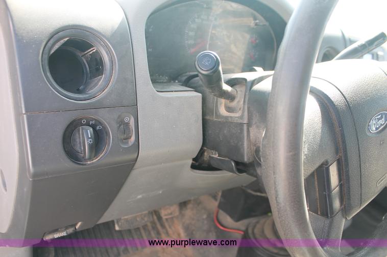 image for item I7808 2004 Ford F150 XL pickup truck