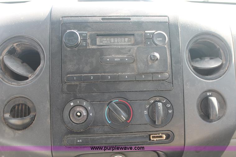 image for item I7808 2004 Ford F150 XL pickup truck