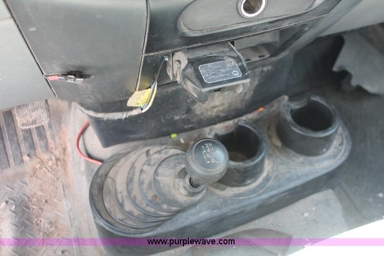 image for item I7808 2004 Ford F150 XL pickup truck