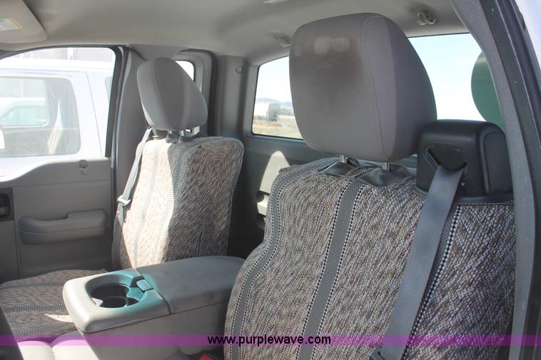 image for item I7808 2004 Ford F150 XL pickup truck