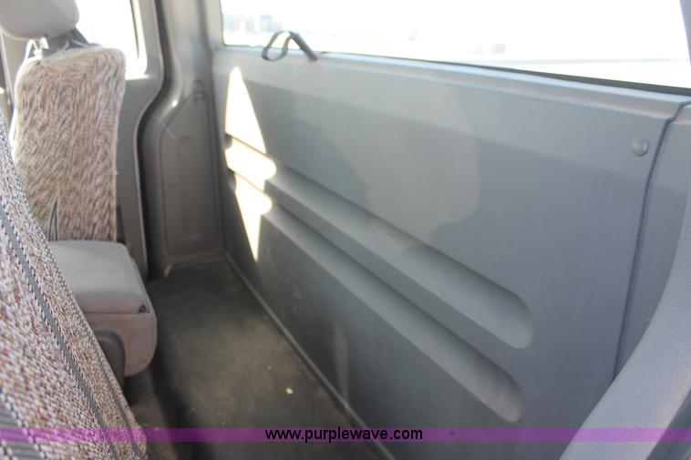 image for item I7808 2004 Ford F150 XL pickup truck