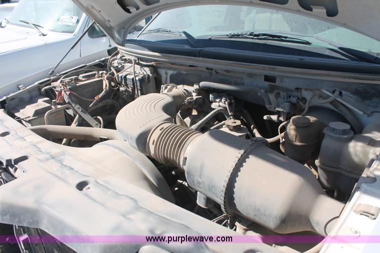 image for item I7808 2004 Ford F150 XL pickup truck