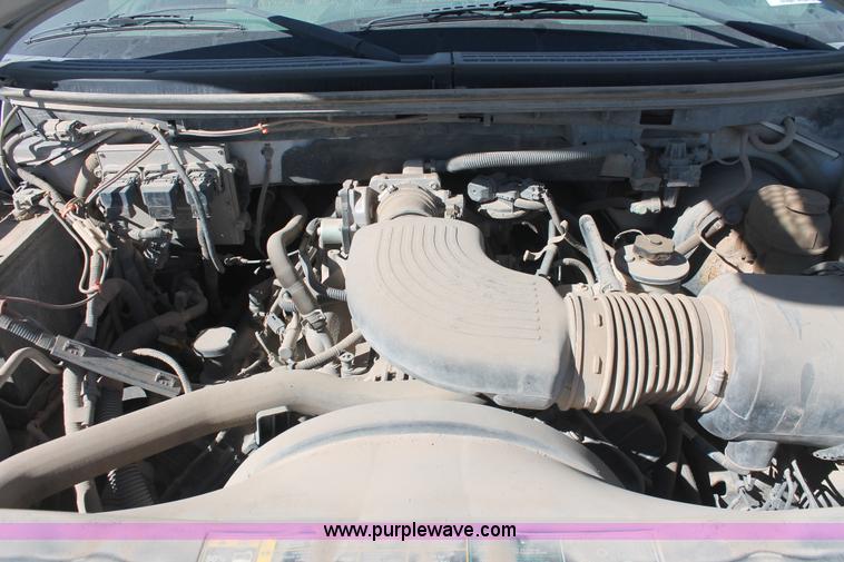 image for item I7808 2004 Ford F150 XL pickup truck