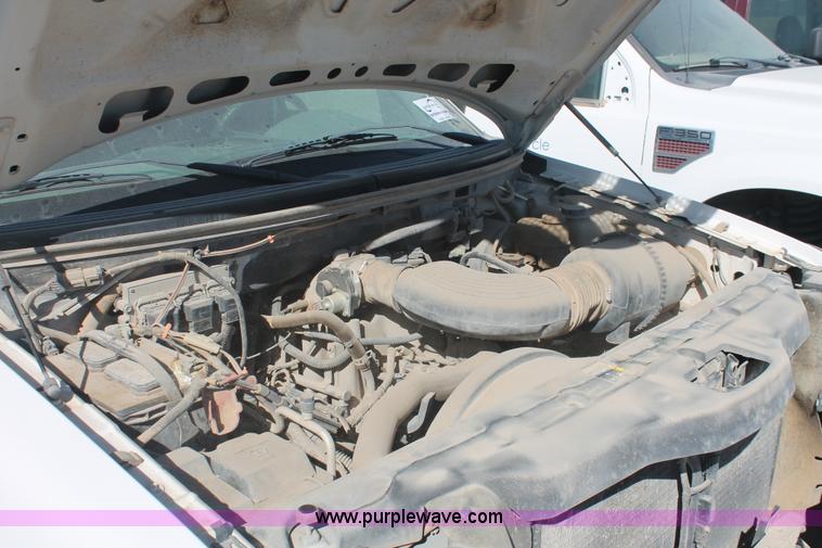 image for item I7808 2004 Ford F150 XL pickup truck