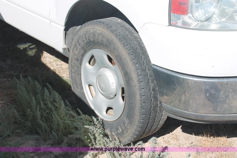 image for item I7808 2004 Ford F150 XL pickup truck