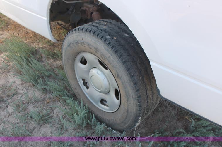 image for item I7808 2004 Ford F150 XL pickup truck