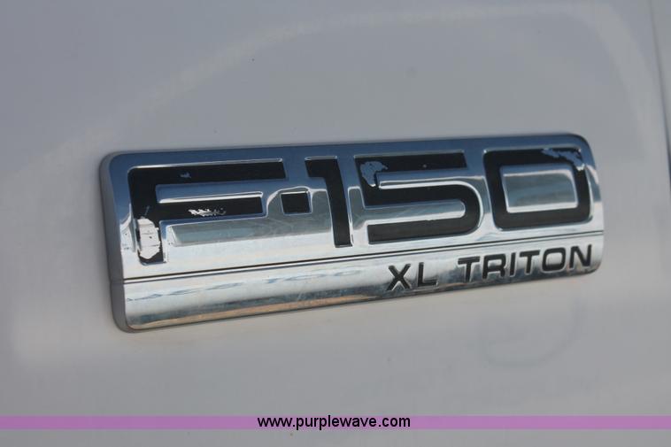 image for item I7808 2004 Ford F150 XL pickup truck