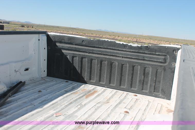 image for item I7808 2004 Ford F150 XL pickup truck