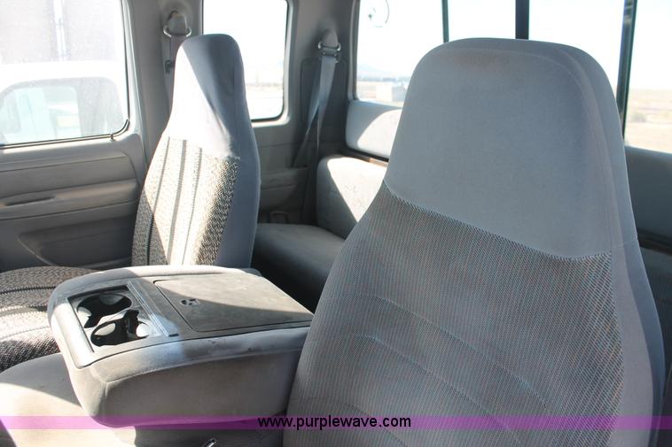 image for item I7809 1995 Ford F250 HD XL SuperCab truck cab and chassis