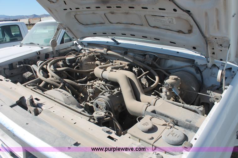 image for item I7809 1995 Ford F250 HD XL SuperCab truck cab and chassis