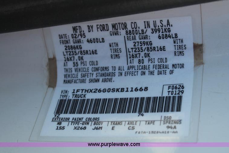 image for item I7809 1995 Ford F250 HD XL SuperCab truck cab and chassis