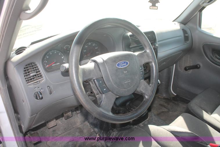 image for item I7810 2005 Ford Ranger pickup truck