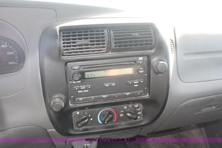 image for item I7810 2005 Ford Ranger pickup truck