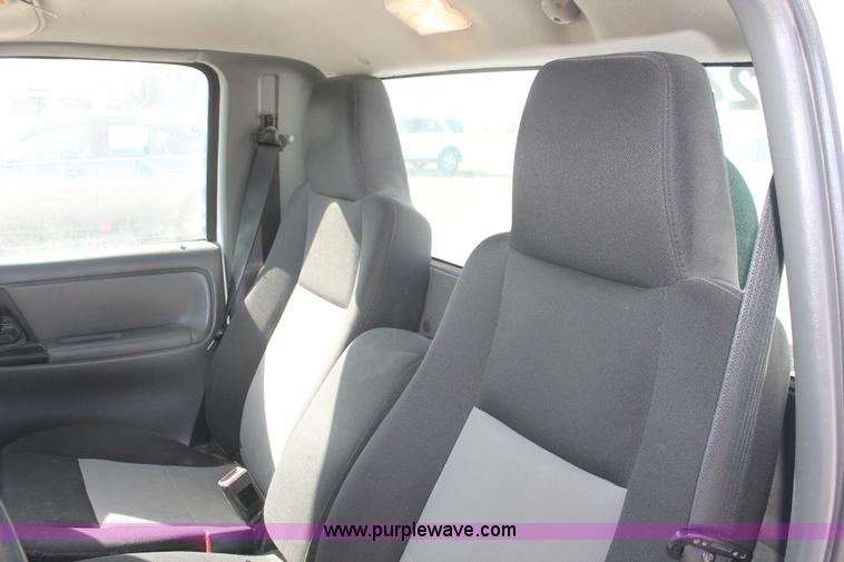 image for item I7810 2005 Ford Ranger pickup truck