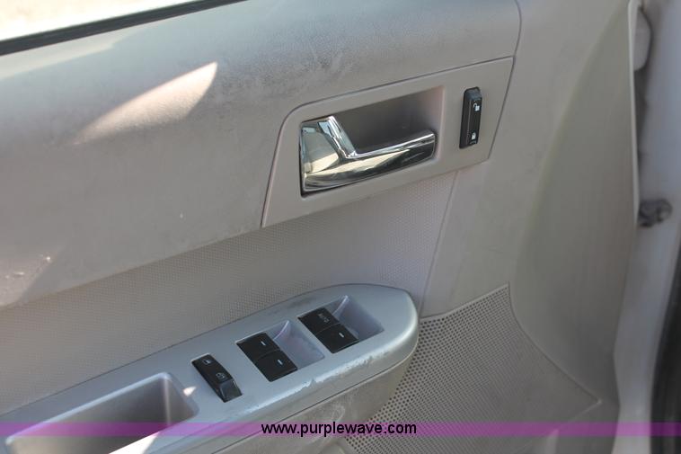 image for item I7812 2008 Mercury Mariner Premier SUV