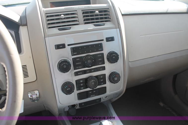 image for item I7812 2008 Mercury Mariner Premier SUV