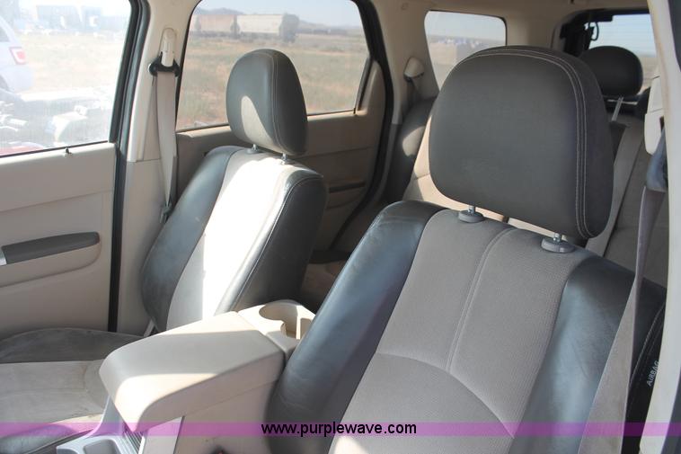 image for item I7812 2008 Mercury Mariner Premier SUV