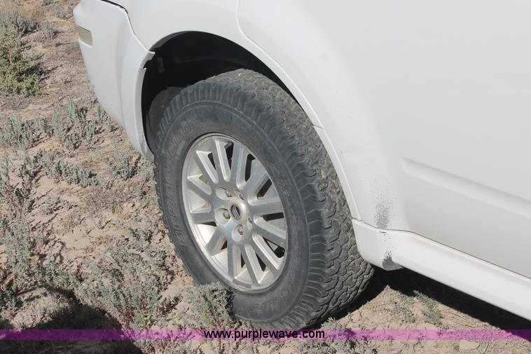 image for item I7812 2008 Mercury Mariner Premier SUV