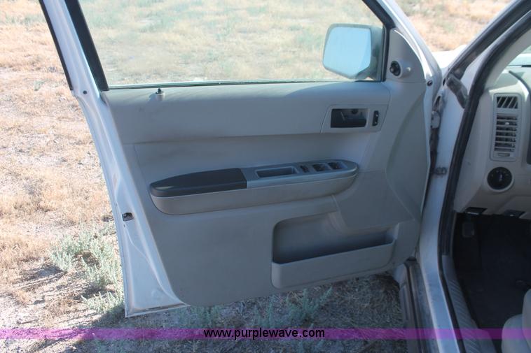 image for item I7813 2008 Ford Escape XLT SUV