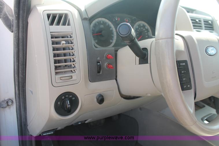 image for item I7813 2008 Ford Escape XLT SUV