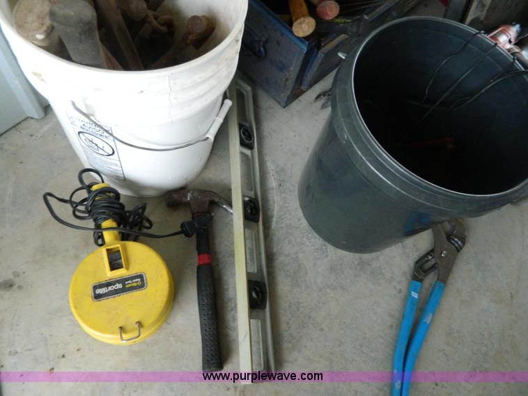 image for item AD9162 Assorted hand tools