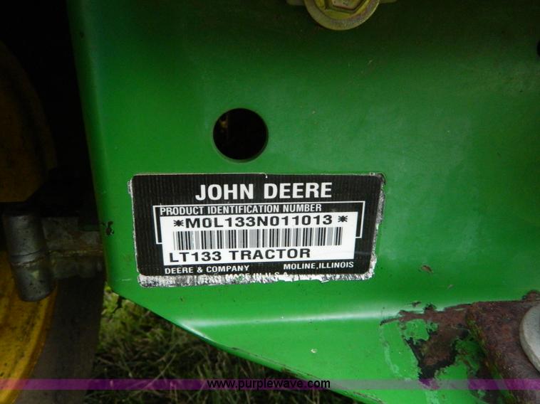 image for item AD9183 John Deere LT133 lawn mower