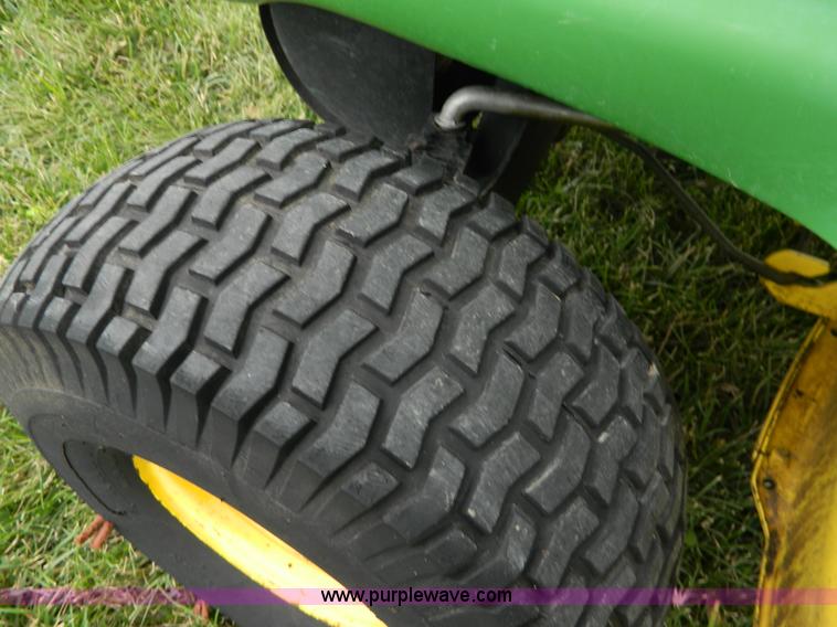 image for item AD9183 John Deere LT133 lawn mower