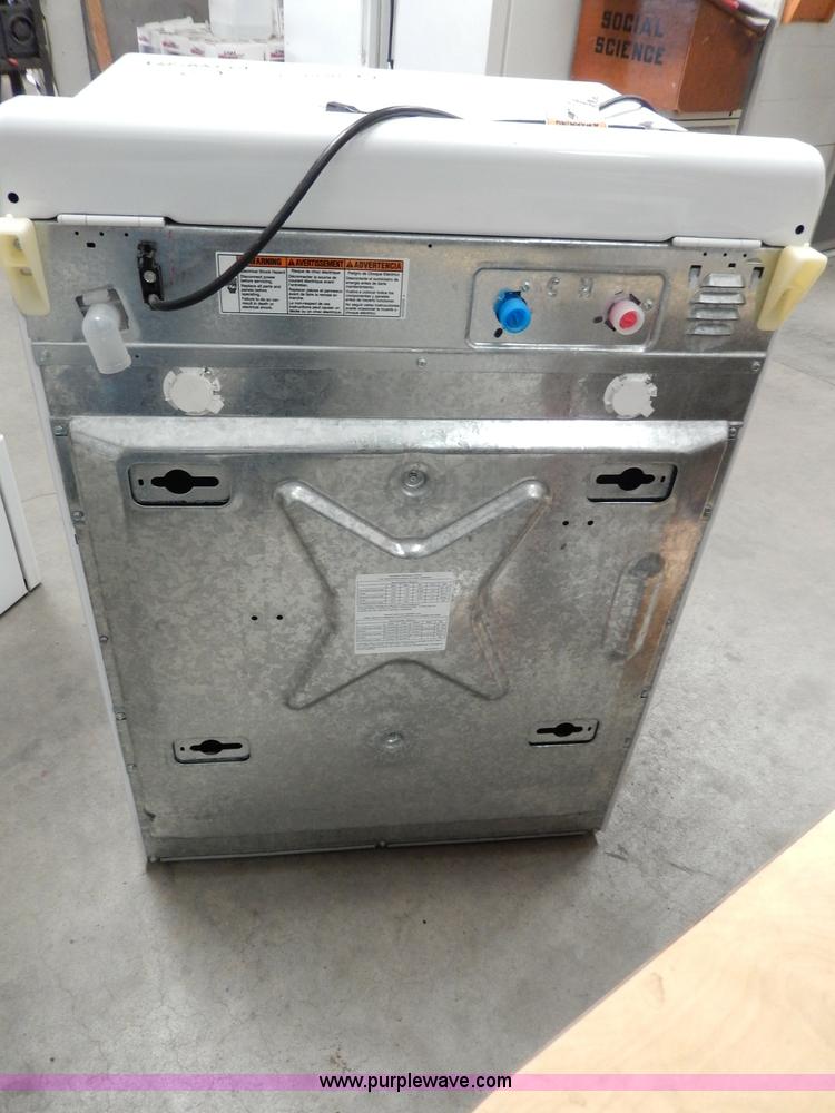 image for item AW9663 (5) Maytag front load washing machines