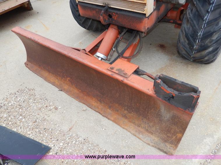 image for item AW9741 1988 Ditch Witch 2310 trencher