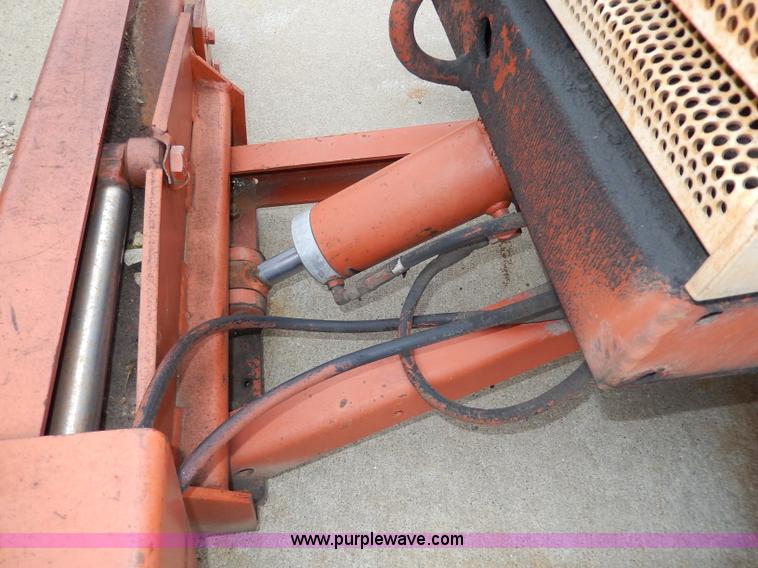 image for item AW9741 1988 Ditch Witch 2310 trencher