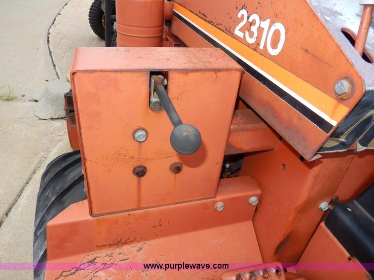image for item AW9741 1988 Ditch Witch 2310 trencher