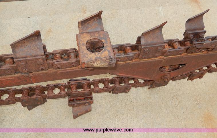 image for item AW9741 1988 Ditch Witch 2310 trencher