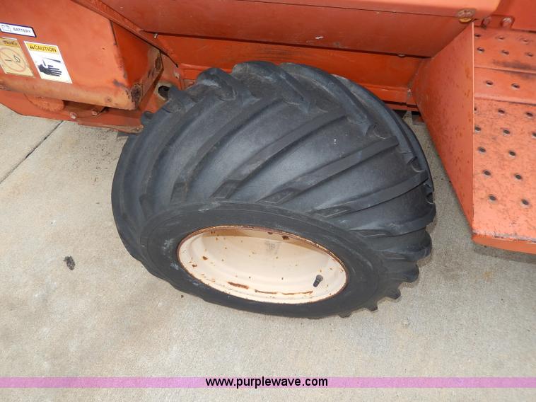 image for item AW9741 1988 Ditch Witch 2310 trencher