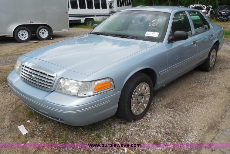 image for item D4868 2003 Ford Crown Victoria Police Interceptor