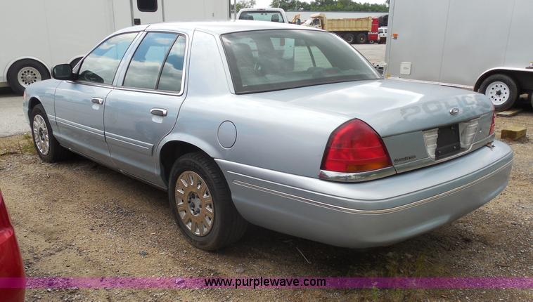 image for item D4868 2003 Ford Crown Victoria Police Interceptor