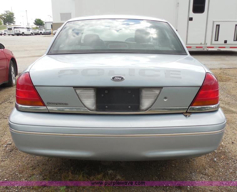 image for item D4868 2003 Ford Crown Victoria Police Interceptor