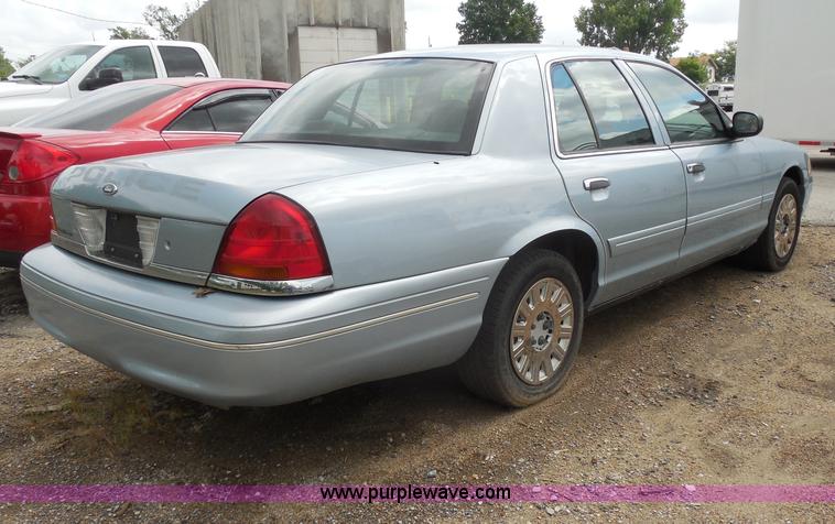 image for item D4868 2003 Ford Crown Victoria Police Interceptor