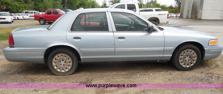 image for item D4868 2003 Ford Crown Victoria Police Interceptor